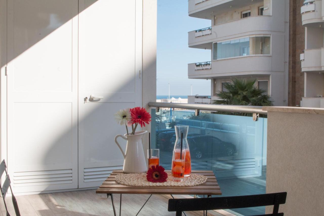 Nilu In Citta - Nuovo Appartamento Con Vista Mare Monopoli Εξωτερικό φωτογραφία